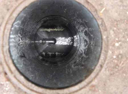 側溝洗浄 作業風景