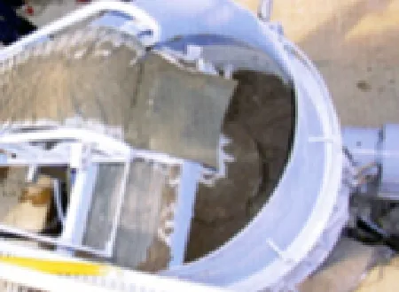 ④オディクリーンより混練機及び押出機に投入