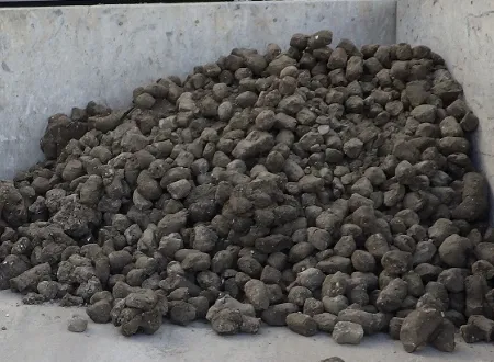 ⑥汚泥の成型品（1〜2日養生）